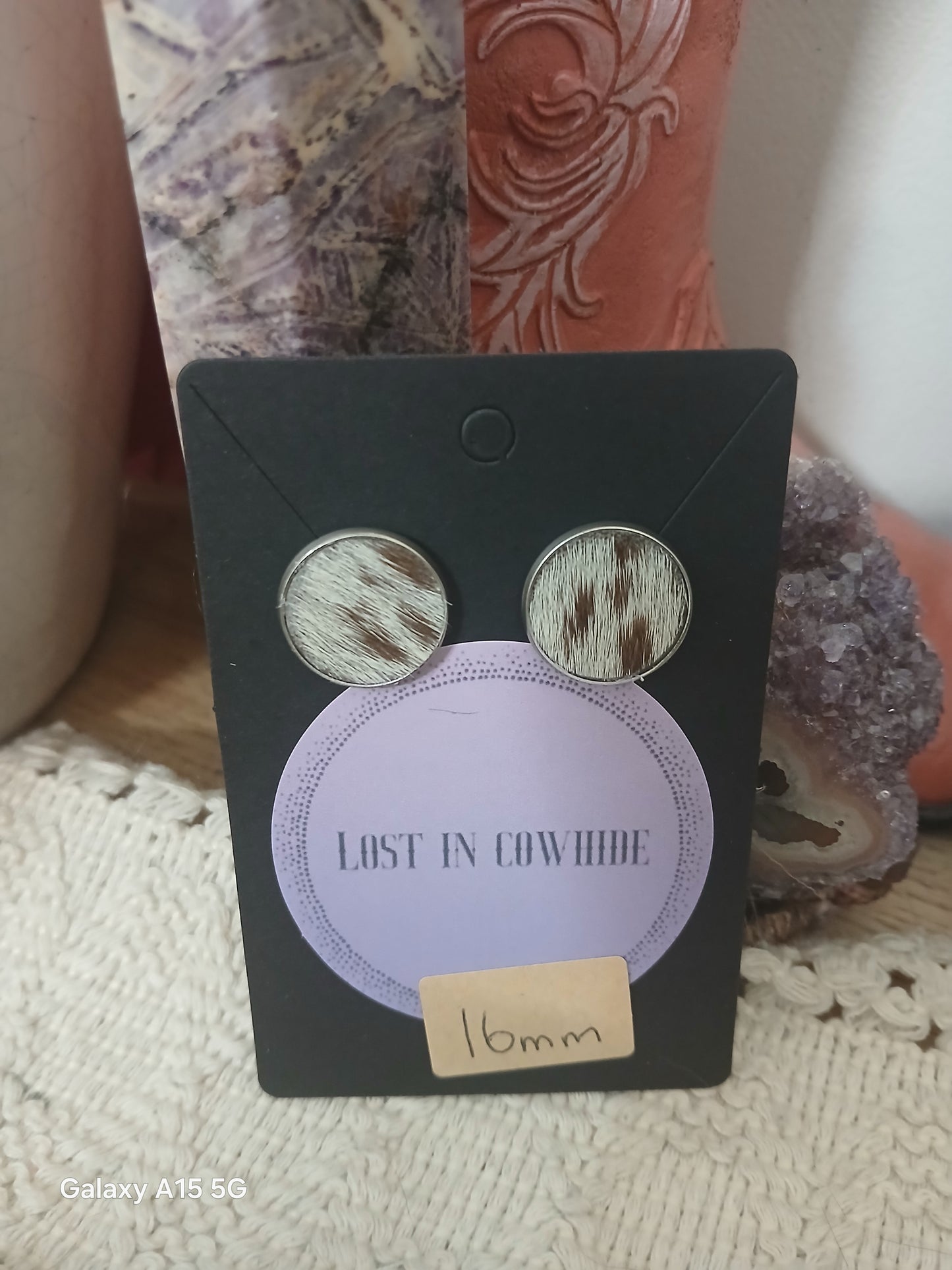Cowhide Stud earrings 16mm