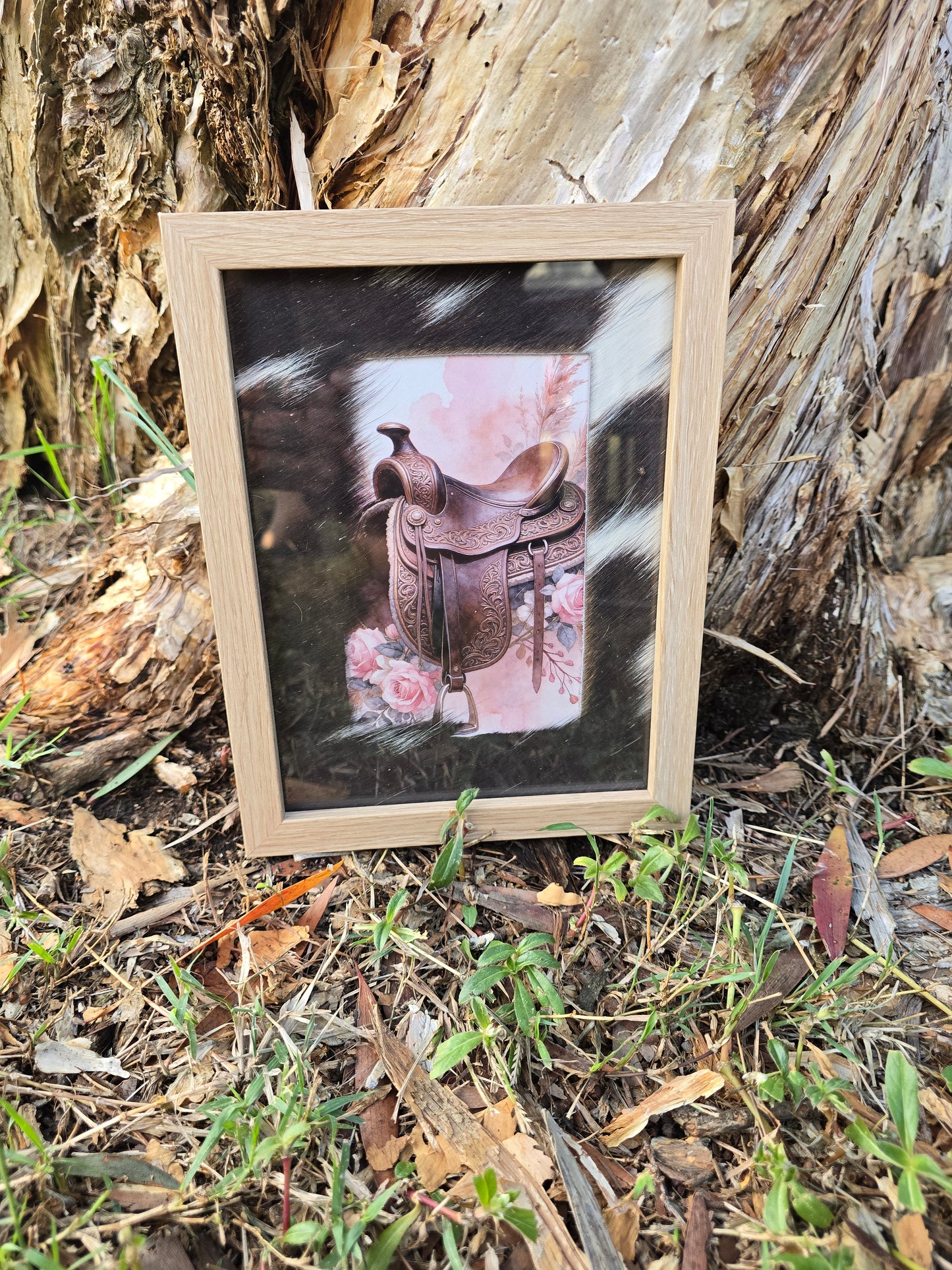 Cowhide frame with saddle print