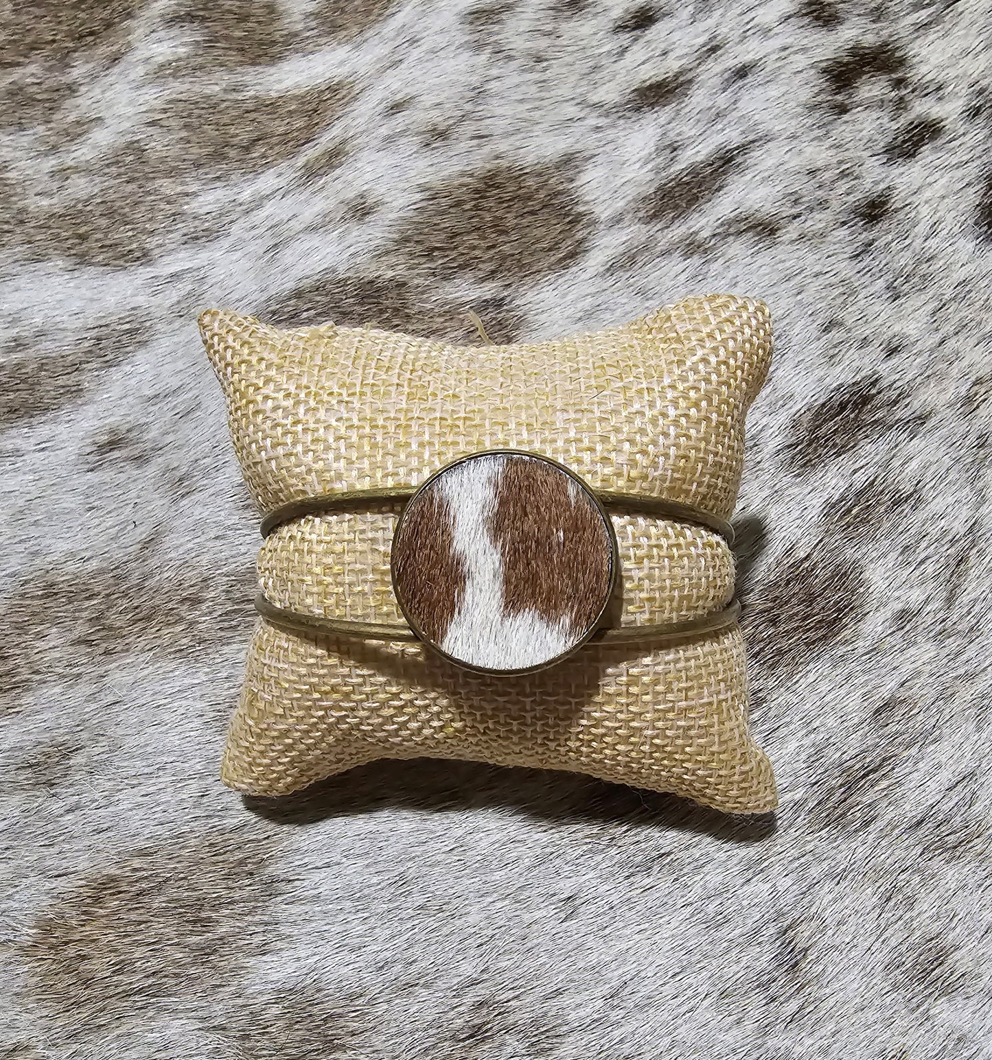 Classic Cowhide Cuff Bracelet - Everyday Elegance ~ Antique Bronze