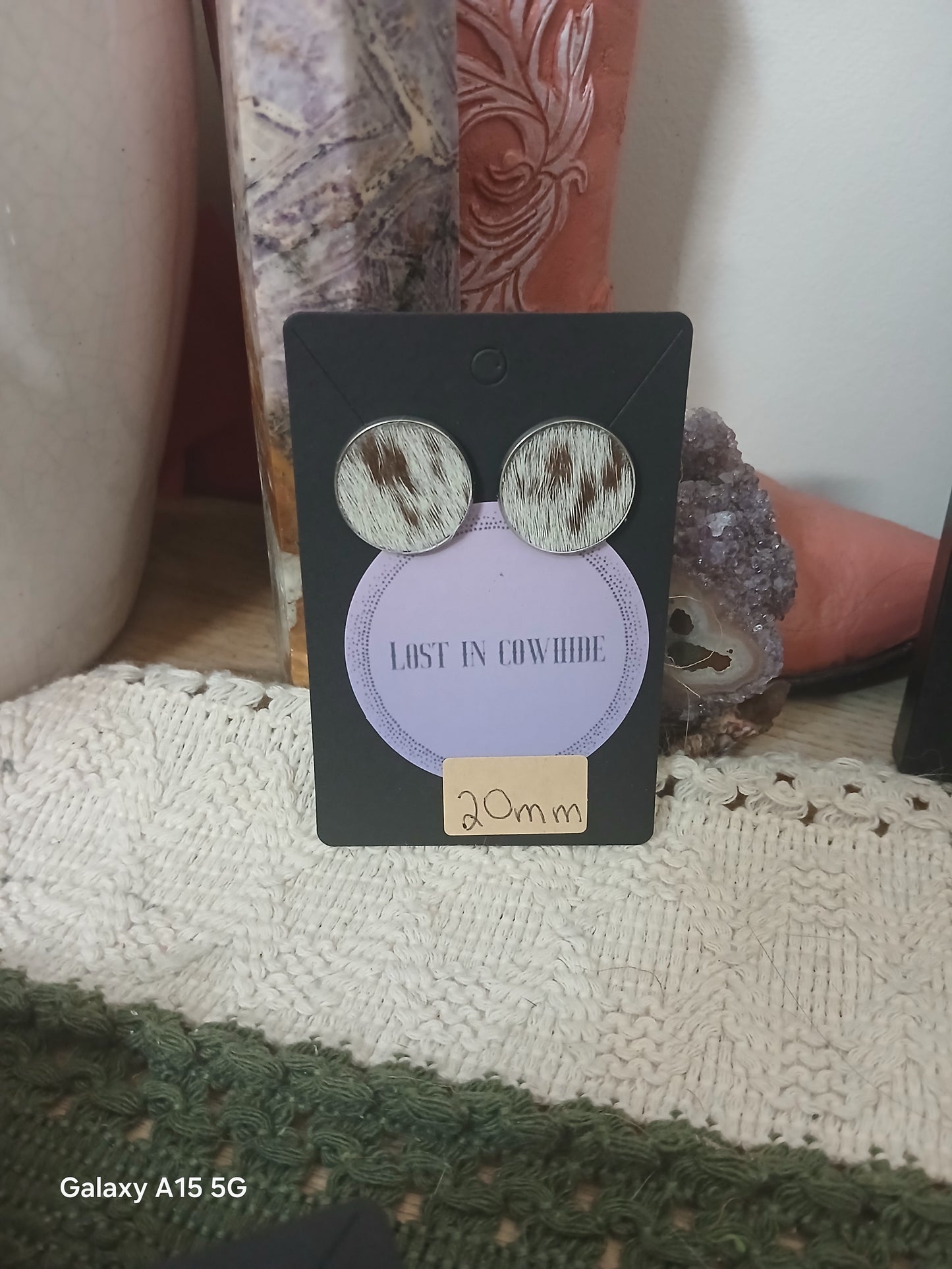 Cowhide Stud earrings 20mm